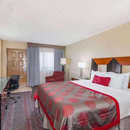 Ramada By Wyndham San Diego National City Eksteriør bilde