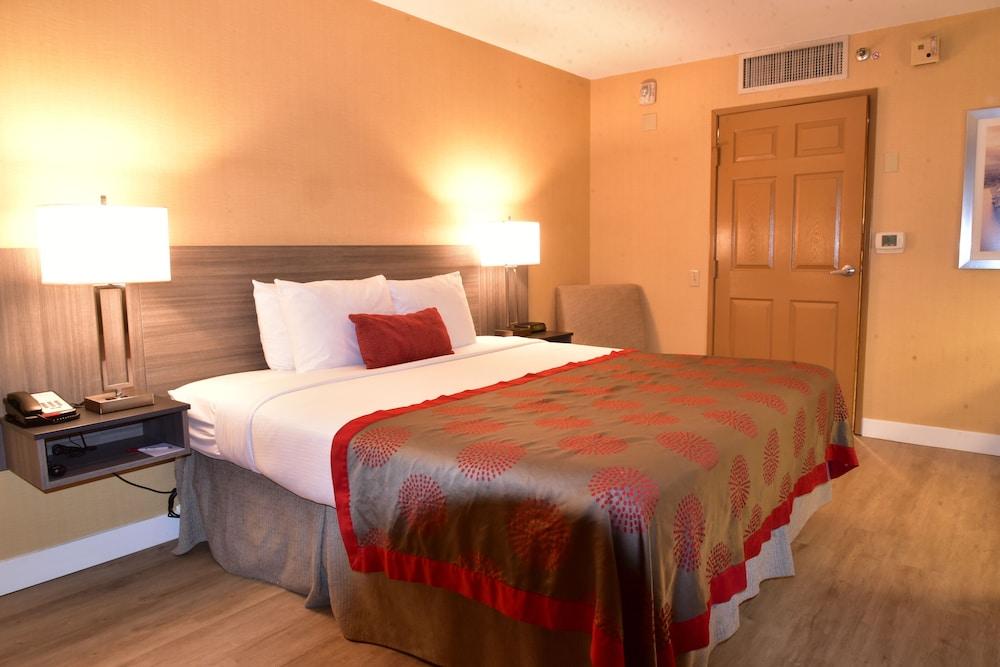 Ramada By Wyndham San Diego National City Eksteriør bilde