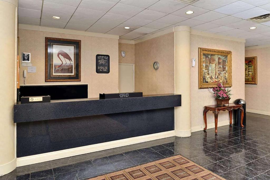 Ramada By Wyndham San Diego National City Eksteriør bilde