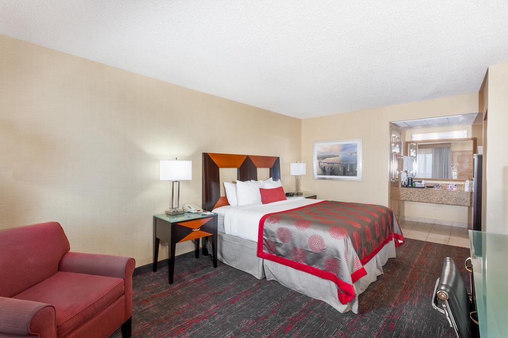 Ramada By Wyndham San Diego National City Eksteriør bilde