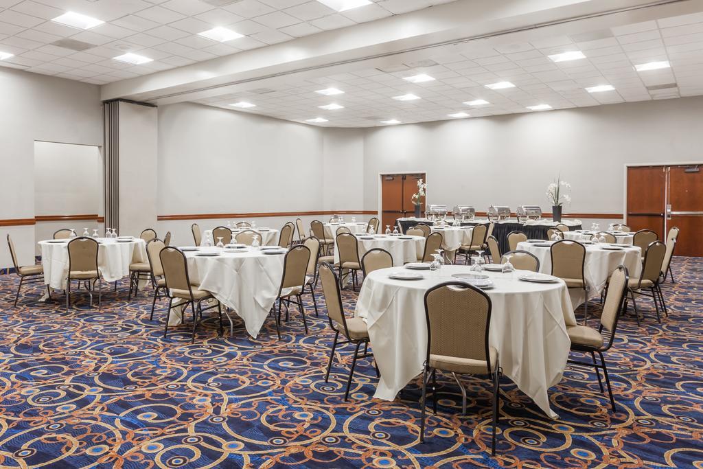 Ramada By Wyndham San Diego National City Eksteriør bilde